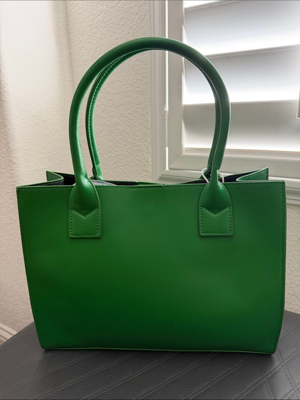 Unbranded Green Vegan Leather Statement Tote Bag with Pink Script - Picture 3 of 6